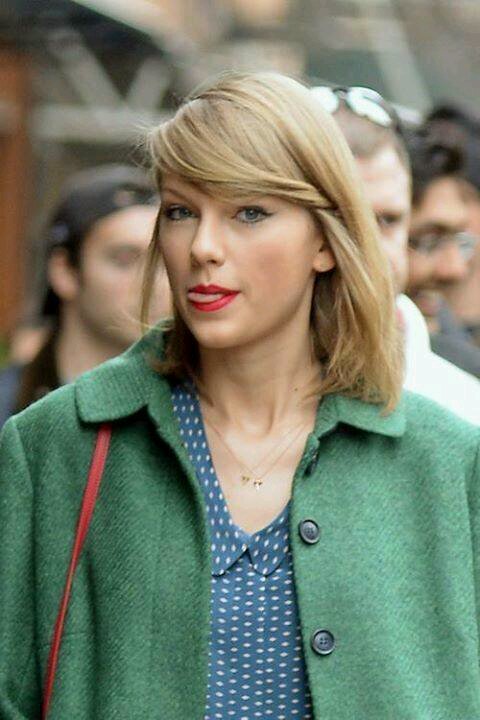 Hey its a Free follow bc Ily :)  Please follow me @swiftxsheerio :)
