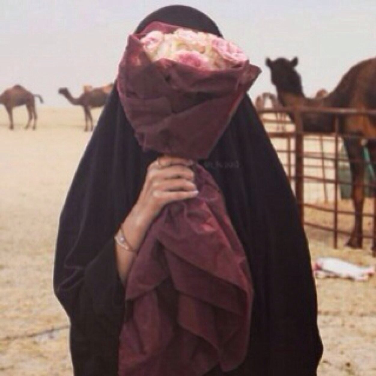 حّب نفسك وعيش لنفسك وخلاص .