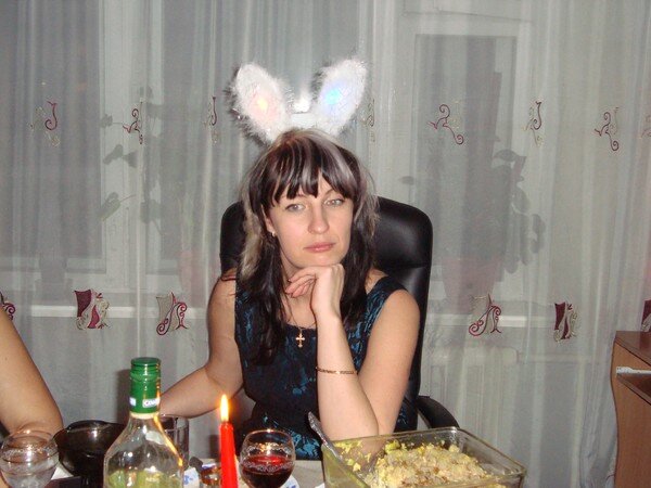 AntStaAli's profile picture. Опять молчим о жизни личной, а впрочем, некому и слушать . В руке табличка - Все отлично! и чек за проданную душу.