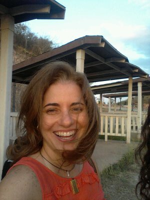 Madre,Abogado y asesora inmobiliaria de Grupo Veneto