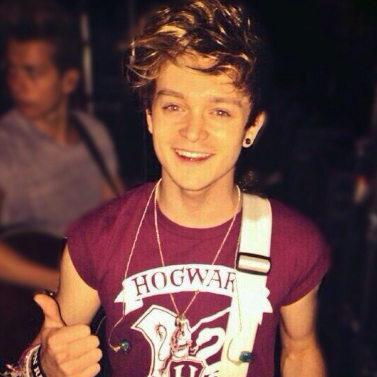 Follow @losercalum_
