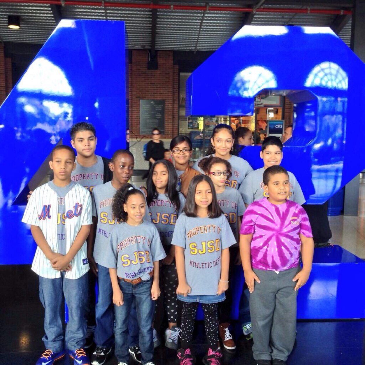 missbrook1212's profile picture. Team the bella twin :)