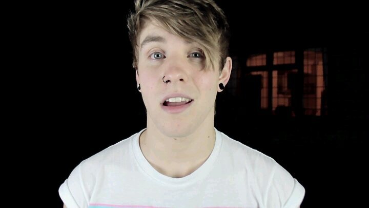 MrWaltersTERP's profile picture. * throws potatoes at you* hello♥ || I sing and do youtube and stuff || single || RPG