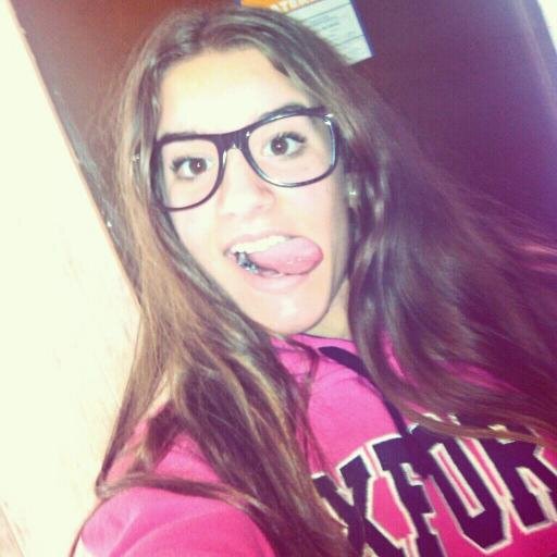 Siempre con una sonrisa desdee ese 28 de Noviembre, cueste lo q cueste.TeQuierO ~4 ∞ .. Ellas= las mejores : ) 28~♡ ; )