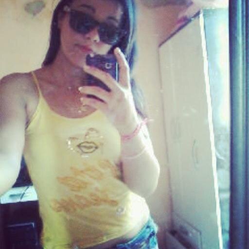 Adoro sorrir , sou Gata ú.ú , o meu lema é nunca perder o foco se eu quero aquela coisa pode crer quer vou conseguir , Gostem ou não sou assim :*