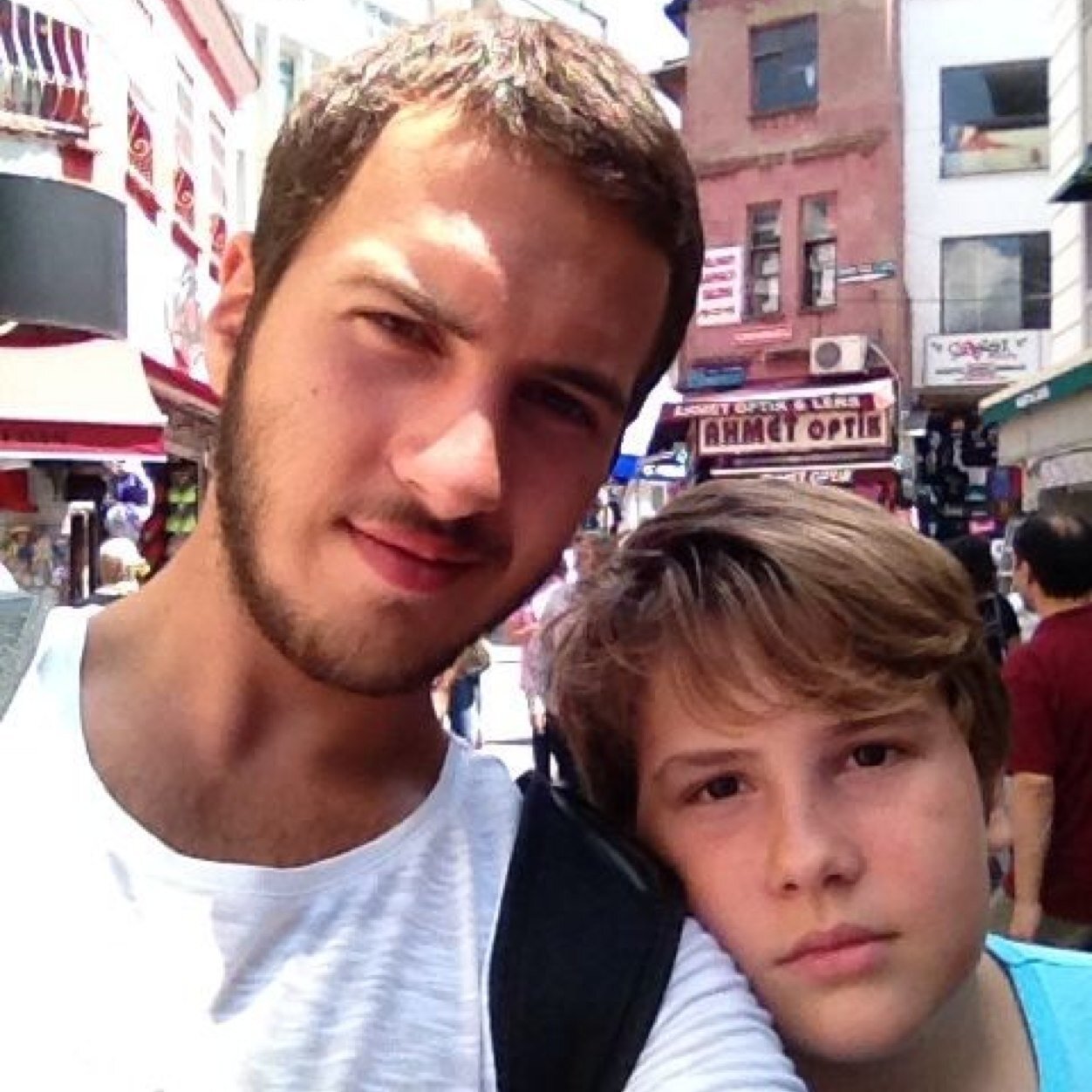 quneseser's profile picture. 