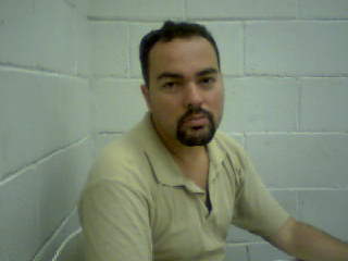 Tonserra's profile picture. Sou como assum-preto, que precisa cantar muito mais depois que lhe tiram os olhos. (Elis Regina)