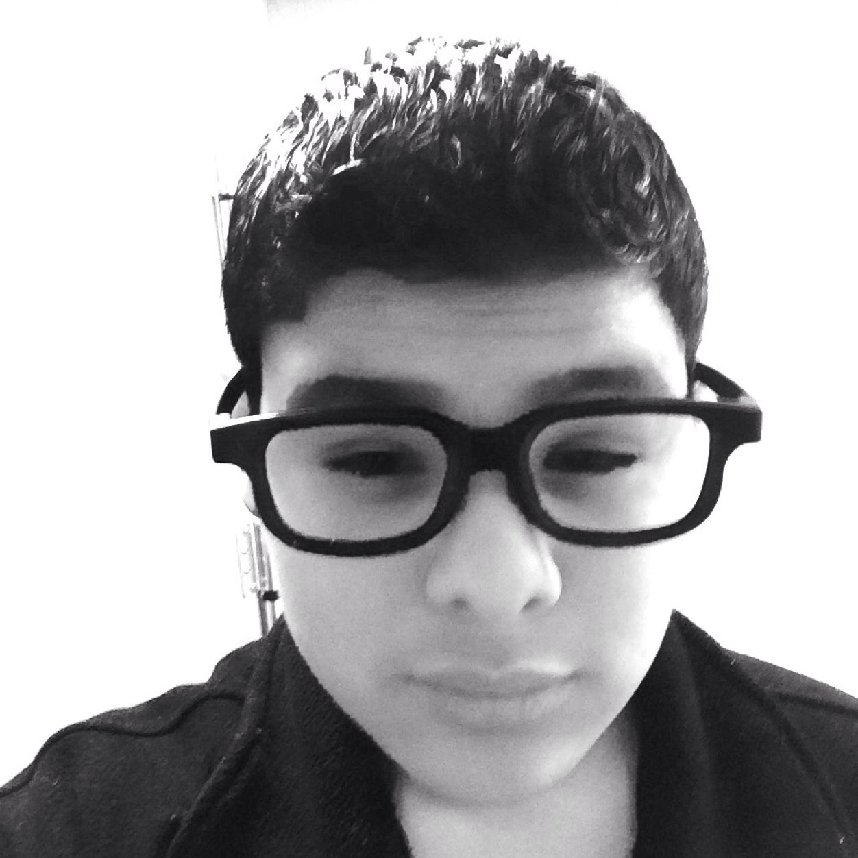 may 16 is my birthday 

follow me on instagram @luis_5726

follow me please 

i love my friends and family