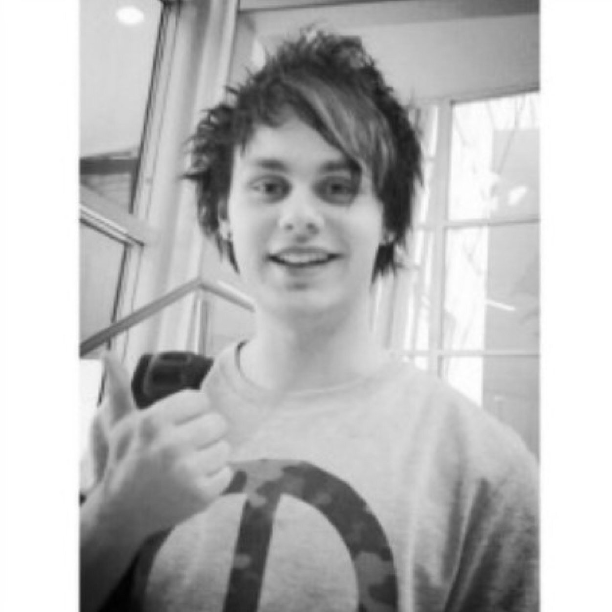 ❅Dont tell me the skys the limit when theres footprints on the moon❅