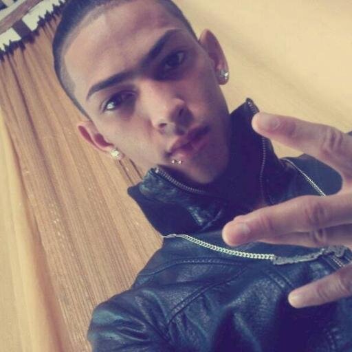 ♥LA PARA TUYA CONTROLANDO MI PORTADA RODALKIS ADAN GIRON Y AL K NO LE GUSTE K SE MUERA AJAJAJJ♥