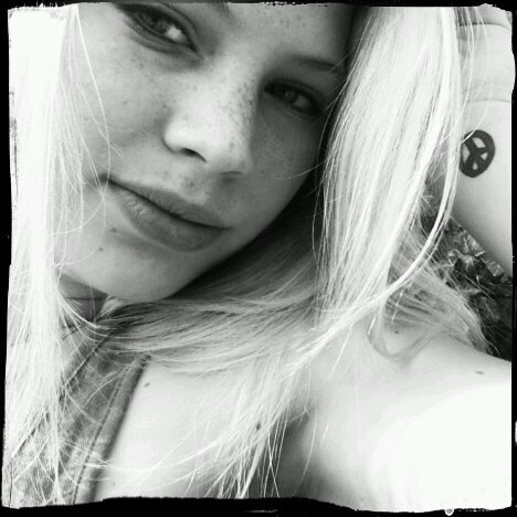 Larissa0016's profile picture. ‘Free your mind and the rest will follow!’