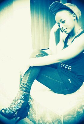 Chick who brings life to no complications.. Friendly, like listening 2 houz music n also deep. One of my hobbies is social networking.
Rest is 4 u 2 add on