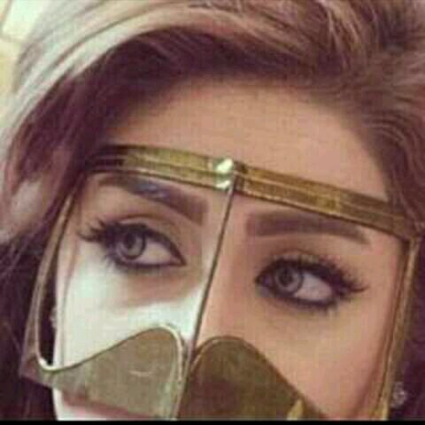 أقدار مَاندري على وين تجري !               
لكن عسآهآ بكَل الأحوال؛ خيره ..!!