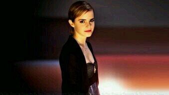 No puedes solo sentarte y poner las vidas de todos encima de la tuya y contar eso como amor. •Lucy, love you!•