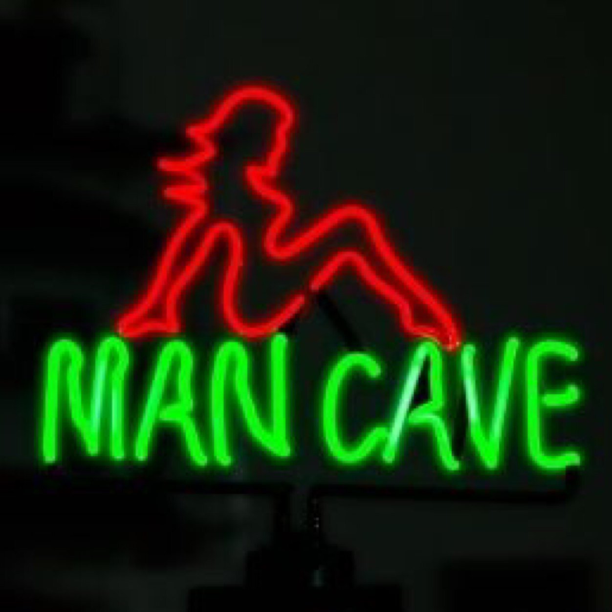#Ukmancave Sports news (mainly football), scores & updates. 
Beer, Banter & Babes. Adult content 18+