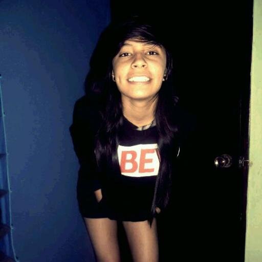 Déjame en Tu Mundo & te Mostrare Lo Q' vales *-*
I'll follow you if you follow me.
Orgullosamente Belieber :D
/Mi sueño : ser OLLG :')