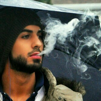 ‏أحب الشعر     ولست ب شاعر