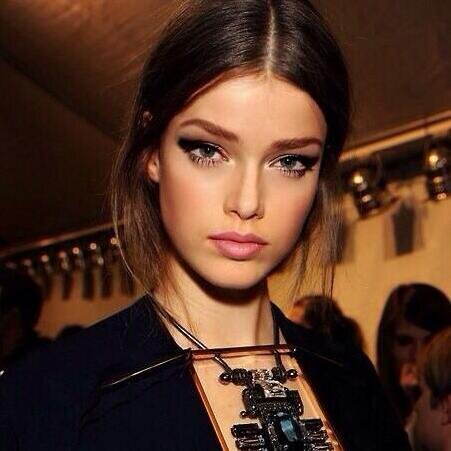 samrmodel's profile picture. 