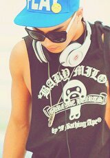 Sweet 6-Teen. Half Asian. ♡ Dancing is my passion. →→ it's better to be the one who smiled, than the one who didn't smile back. ;)