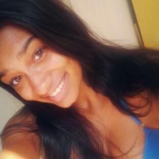 é linda como a barbie, mas fuma q nem o BOB MARLEY !! https://t.co/zLowanCswi