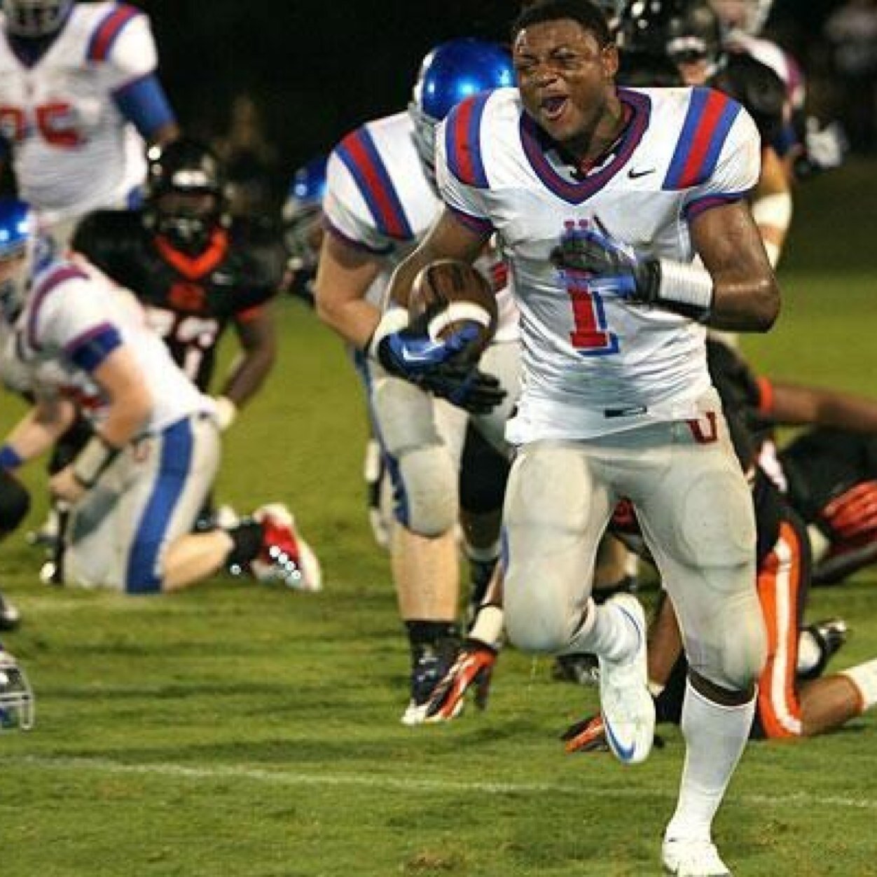 FootBallSeazon's profile picture. Cant Wait For FB To Start.