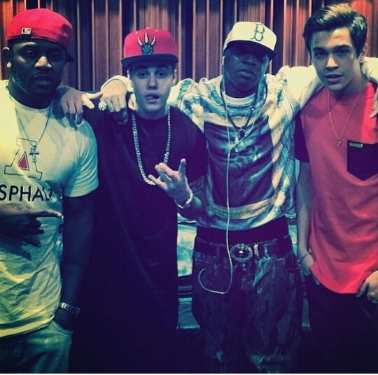 Follow me I follow back. Been with Justin sense 2008 (: