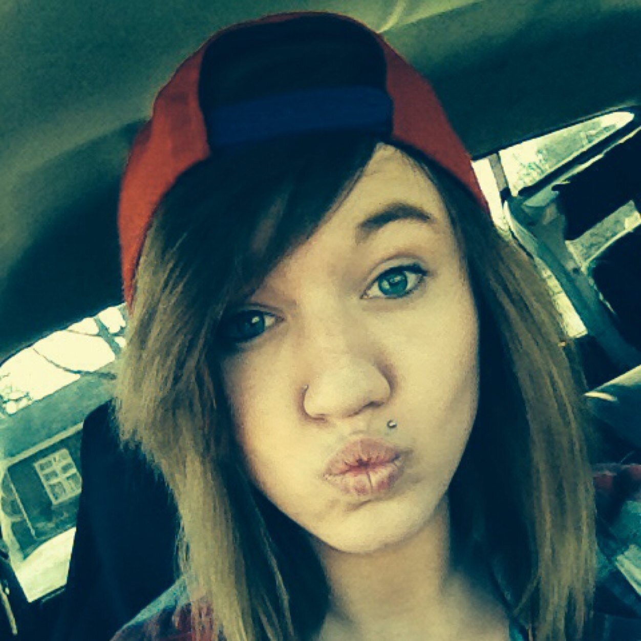 AshleeNicoel's profile picture. Follow me. I follow back.