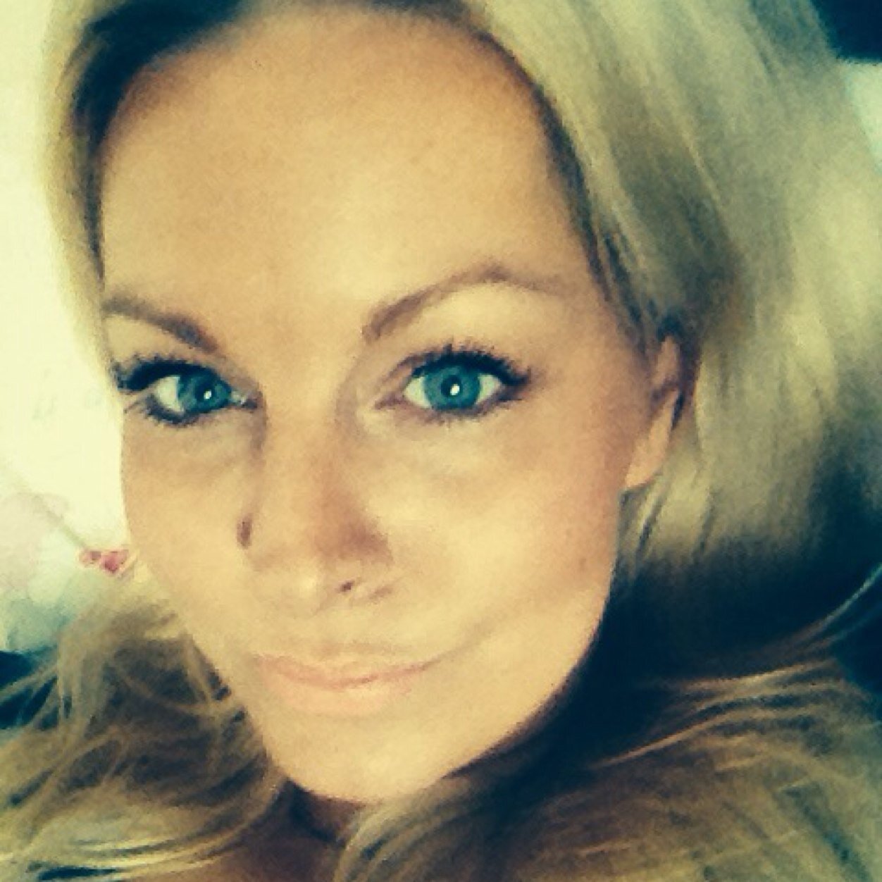 sarahbim1981's profile picture. Peace and love....