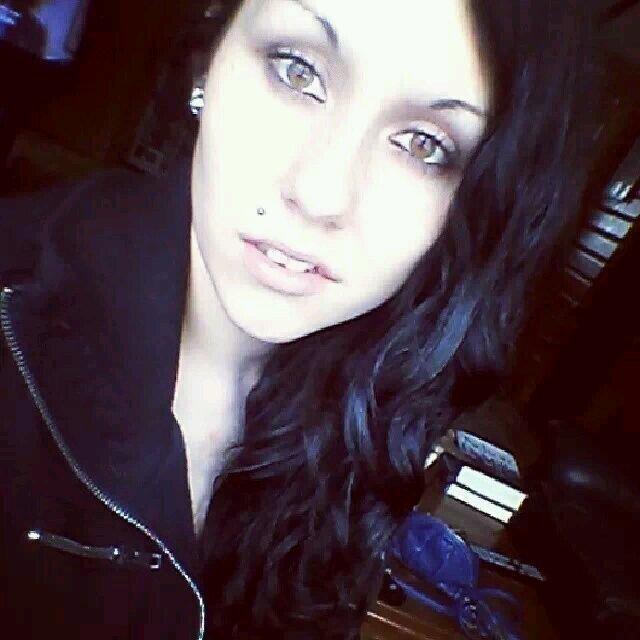 20, native canadian stoner. i do what i want, i am who i want to be