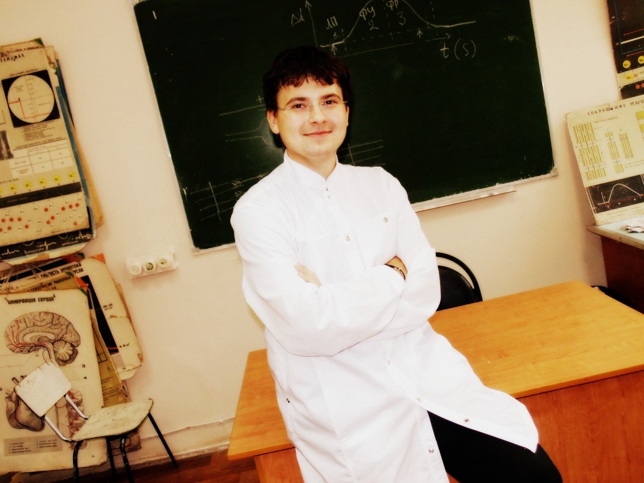Убого и слепо, под зимним небом, я вдаль уехал, снегом покрытый...