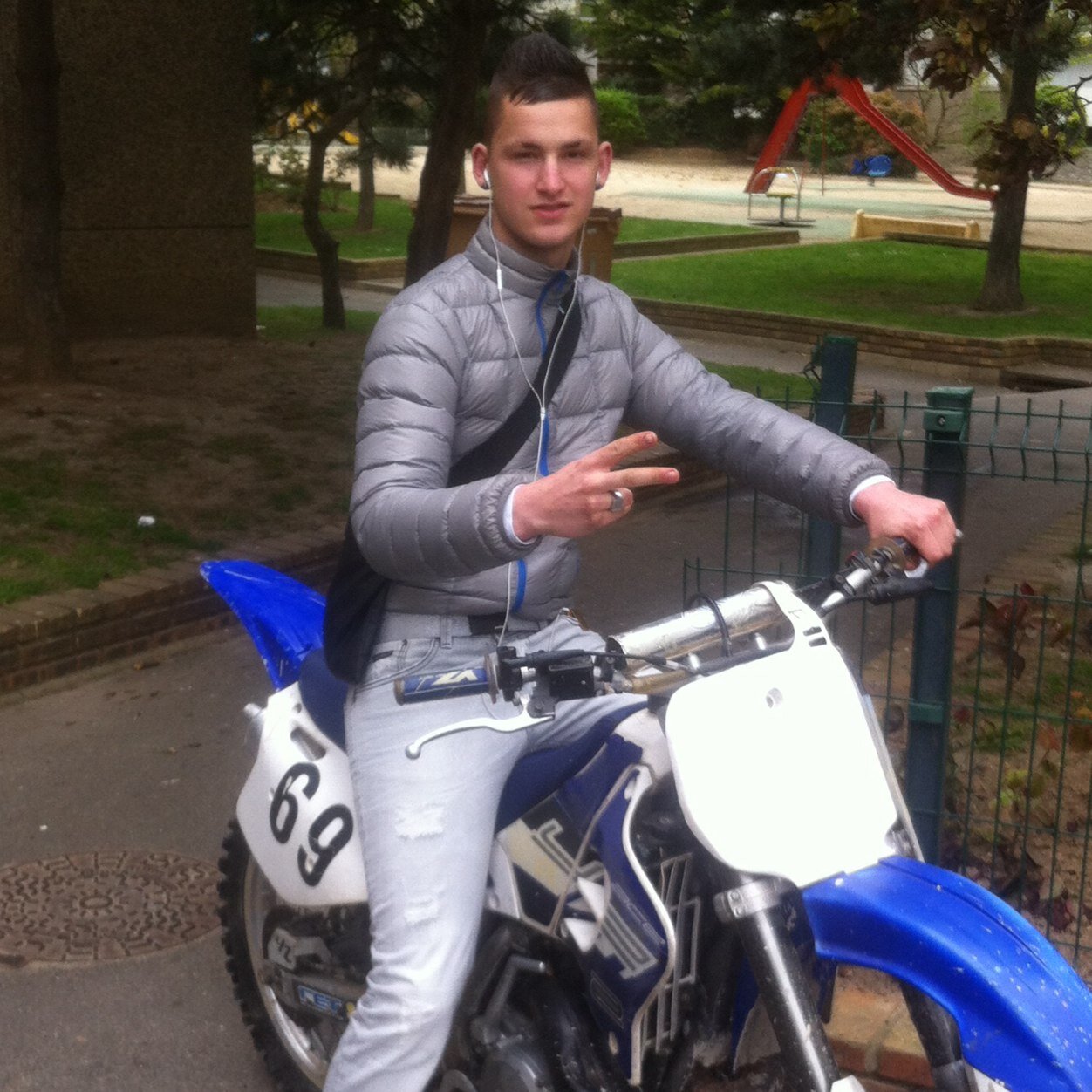 StivouD's profile picture. follow me @StivouD jte follow back . si jmabone et tu rend pas tu me revois pas ! ❤️