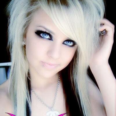 zorritasbaratas's profile picture. Odio a las putas pero me encanta ser una. Reina de las resentidas♡ Mis amigas son mi vida.