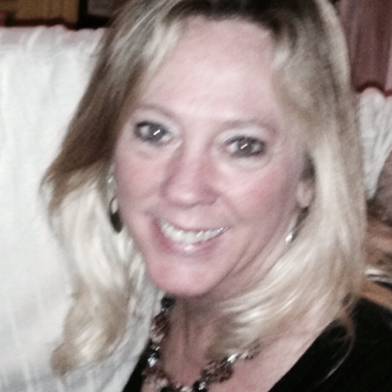 nellE444's profile picture. 