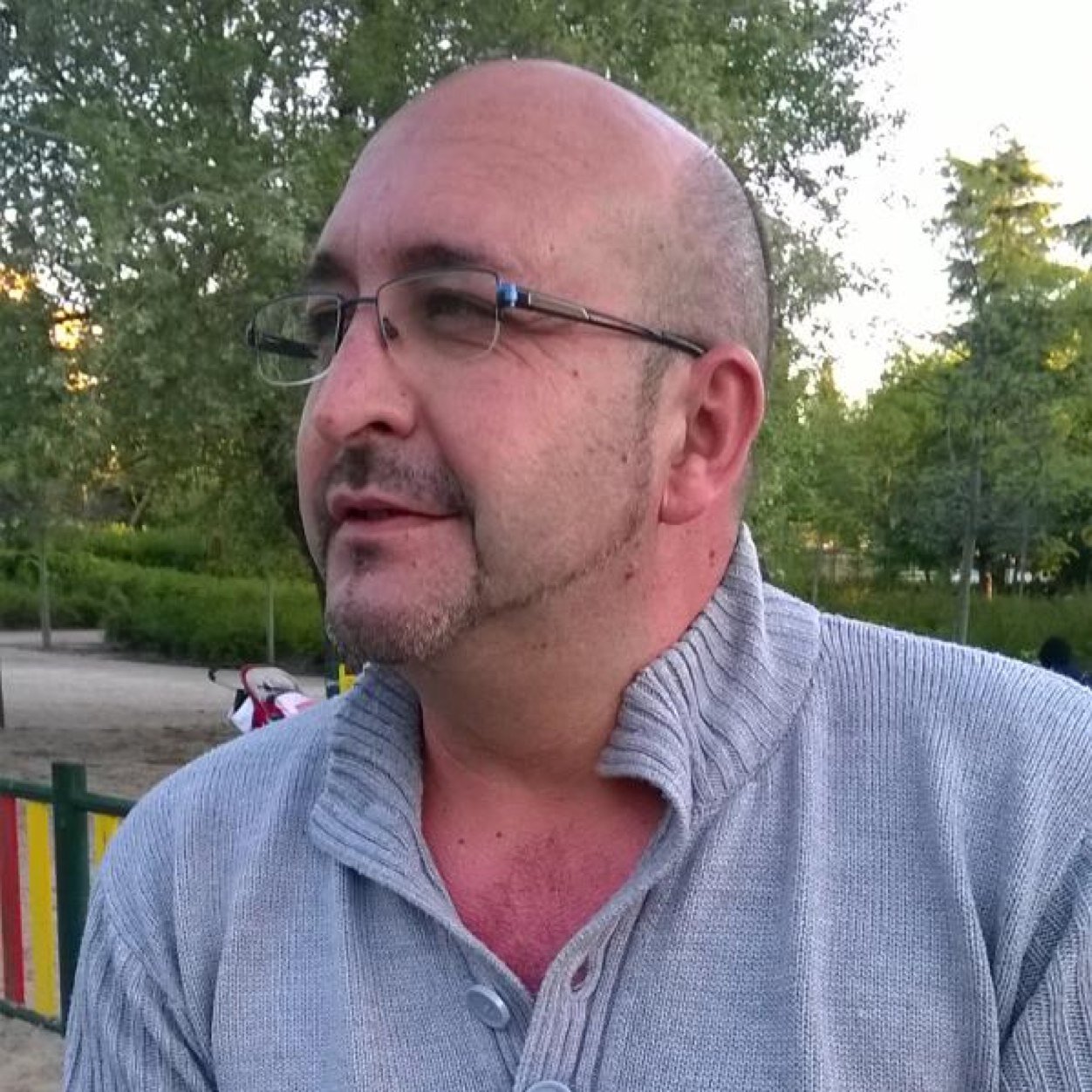 Socialista, orgulloso de serlo, del Rayo Vallecano. Presidente del PSOE de  Vallecas Villa.

Instagram: @pacovallecas2