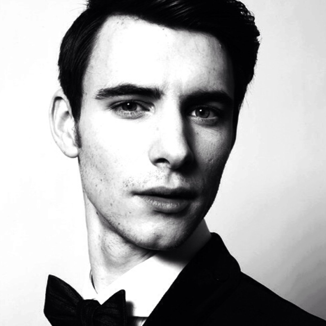 I will try not make you the meal on our first date.. Okay? #Vampire. I'm not all sparkles and fangs, you know?!
