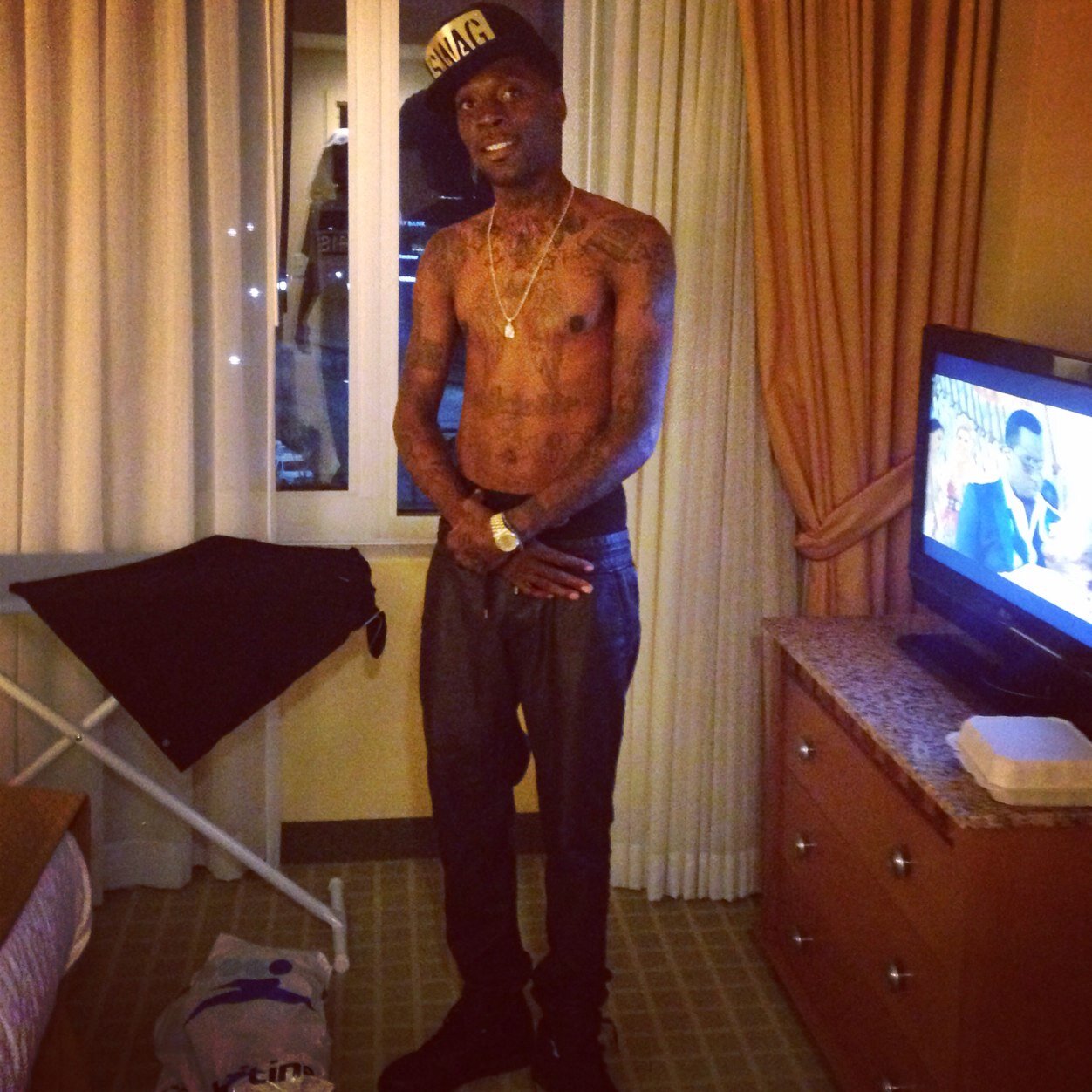 YUNGNUT10's profile picture. YUNG FLY RICH ASS NIGGA......WAT ELSE CAN I SAY BUT YA NIGGA AINT SEEIN ME I PUT THAT ON EVERYTHING......