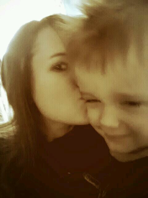 i hav 1 son, his name is mason... im a cosmotoligist....  i love spending time with family....