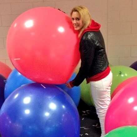 roadcasey's profile picture. bright lights, late nights, tour life 📸 IG roadcasey