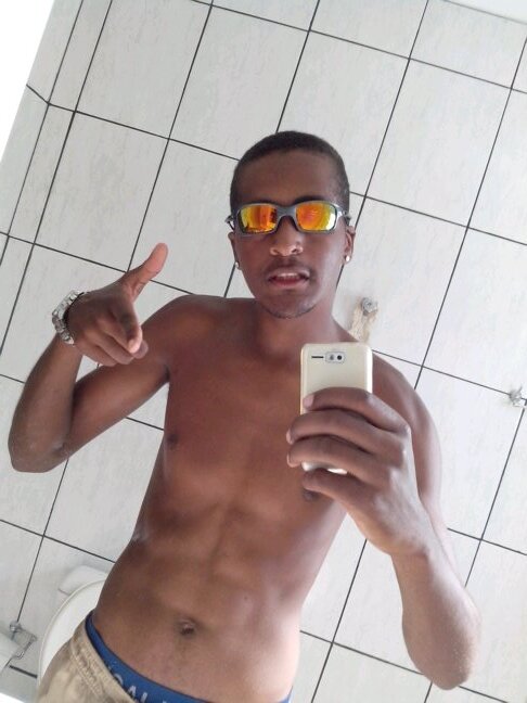 Só Os Fortes Sobrevivem .