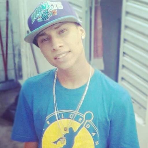 Um bom malandro ,conquistador,tem naipe de artista,pique de jogador ♪♫♪
