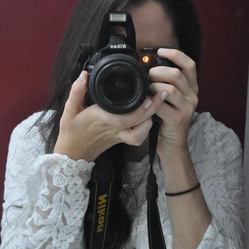 fesemoo's profile picture. ''Eu não quero um talvez, eu não quero uma vírgula. Eu acho que o que eu quero é me permitir, sentir. Me permitir sentir''