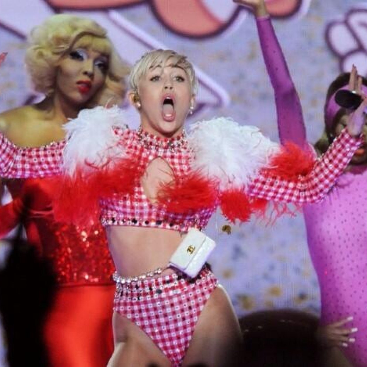 Your best source for Miley Cyrus Info! Miley's brand new album bangerz available now on iTunes: http://t.co/BJInQMF7xj