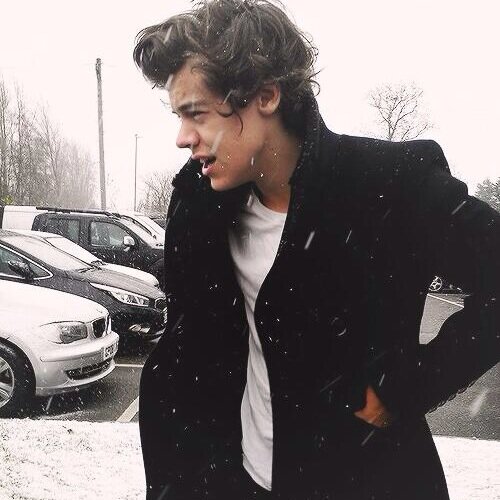 please FOLLOW my personal @paynefulmarina.. AND FOR ANOTHER EXTRA FOLLOW  RT THE LINK BELLOW :O !! KEEP SMILING