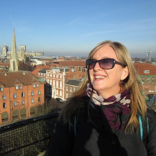 Prof inglés IES en Lenguas Vivas “J. R. F.”, Lic en Educación UVQ, MA in Professional Development University of Chichester, UK. Directora General @aexalevi