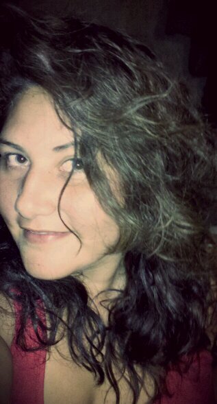 Todo lo que busco esta en vos.todo lo que quiero vivir,Tenes cosas q me hacen bien,cosas q no me hacen tan bien...