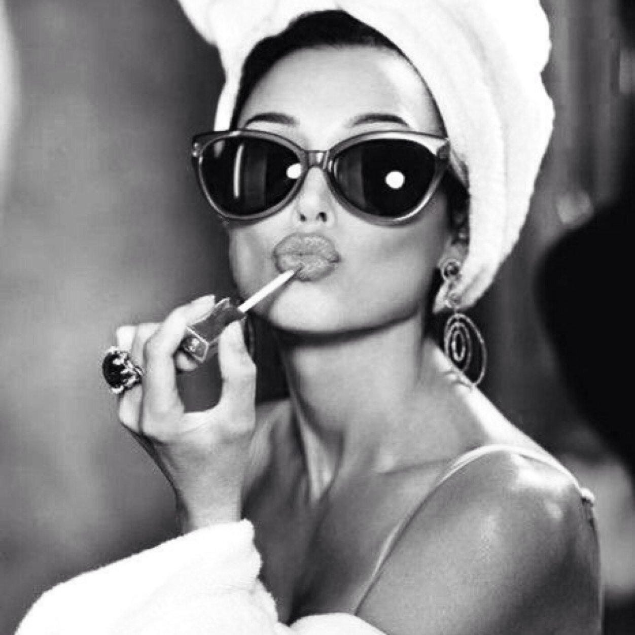 favorite ☆ or retweet ❥ my tweets that make you smile :)