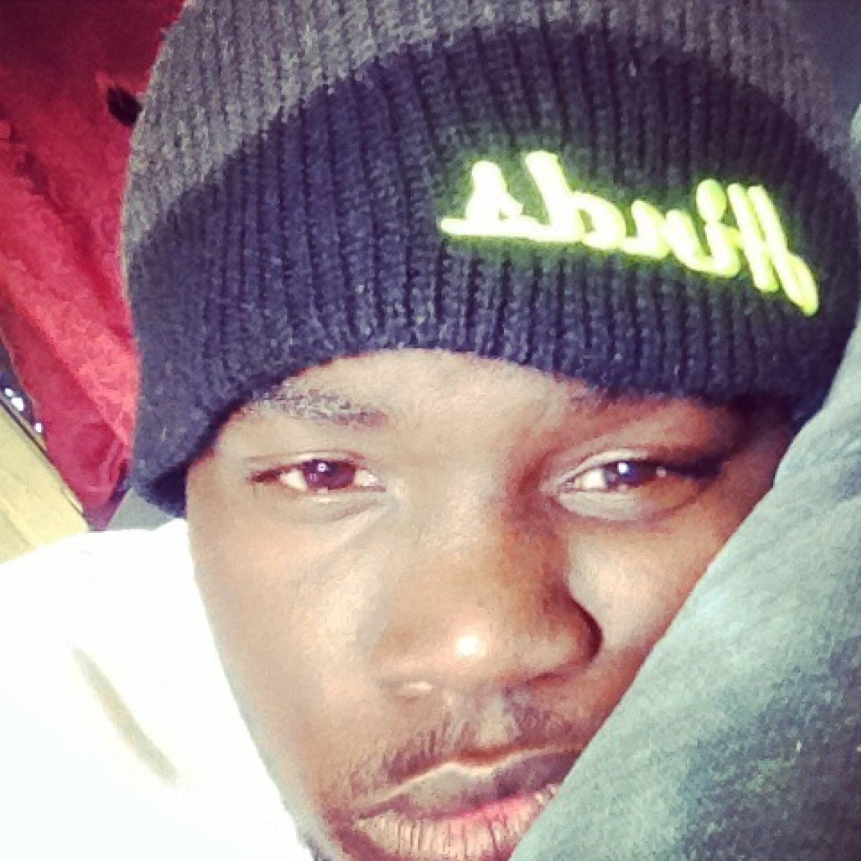 cool laid back down to earth fun to be around get to kno me follow me hmu on oovoo or skype OOVOO: @arion7460. SKYPE: @ariond74 and add me on FB beenjamin bandz