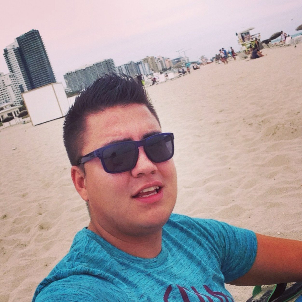 Sober living in the city, love all things sports. love things outside if the weather cooperates
