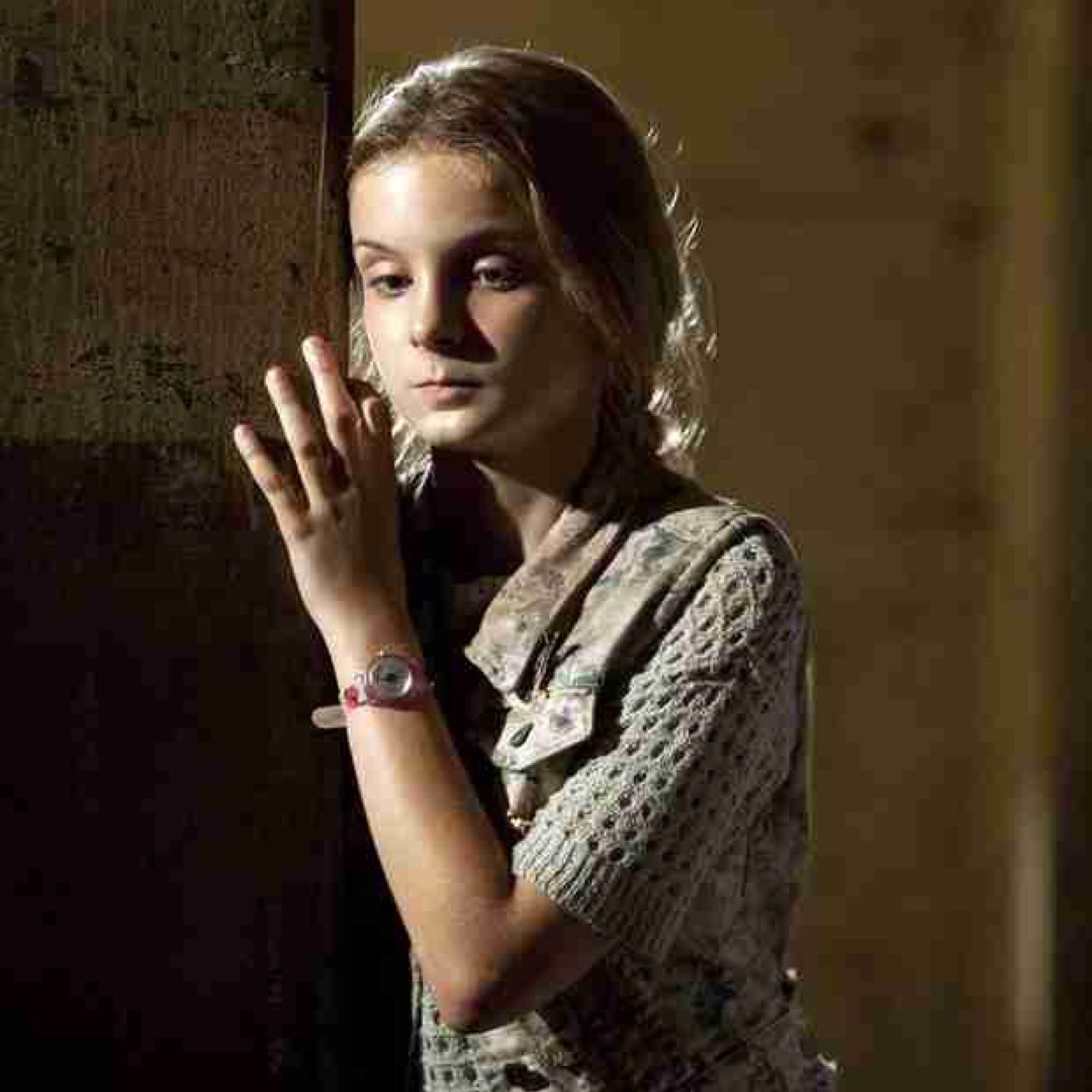 ImNotWeak_'s profile picture. They're not dead...they're just different.{TWD RP} If even if I dont die...I'll grow up and I'll still change.{Changed her age she's now 14}