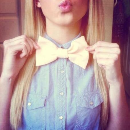 Hey guys please follow my other account  ➡ ➡ @KellsArmenta_

Much love! ❤xx